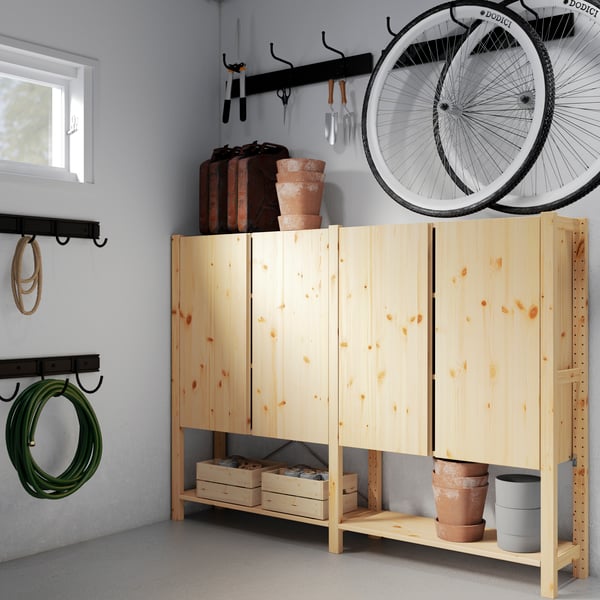 Planner IVAR per sistemi di scaffali in legno.