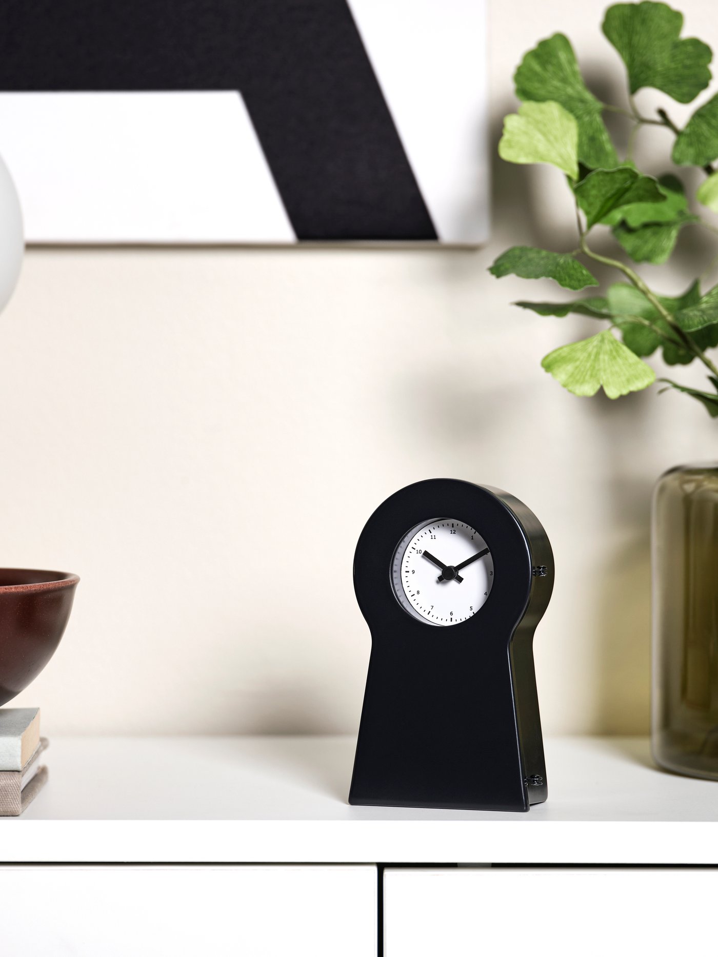 A balck IKEA PS clock.
