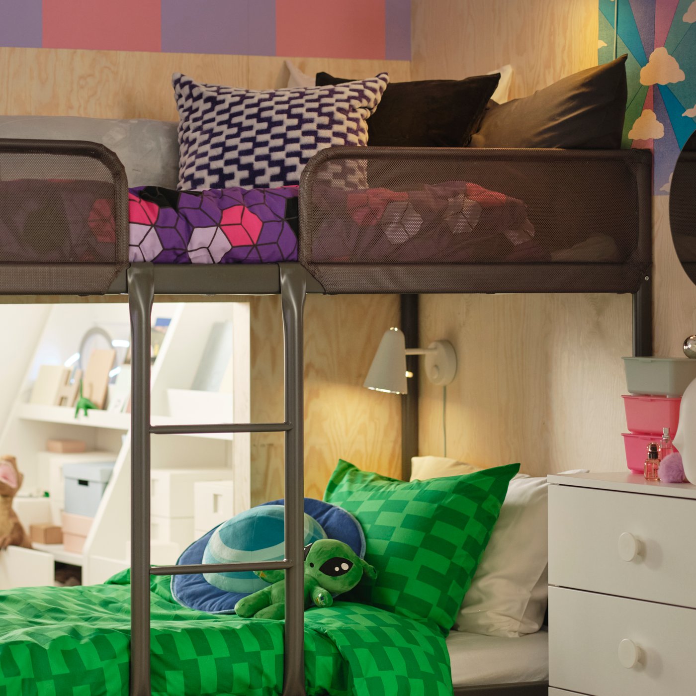 A green/patterned BLÅSKATA duvet cover and pillowcase