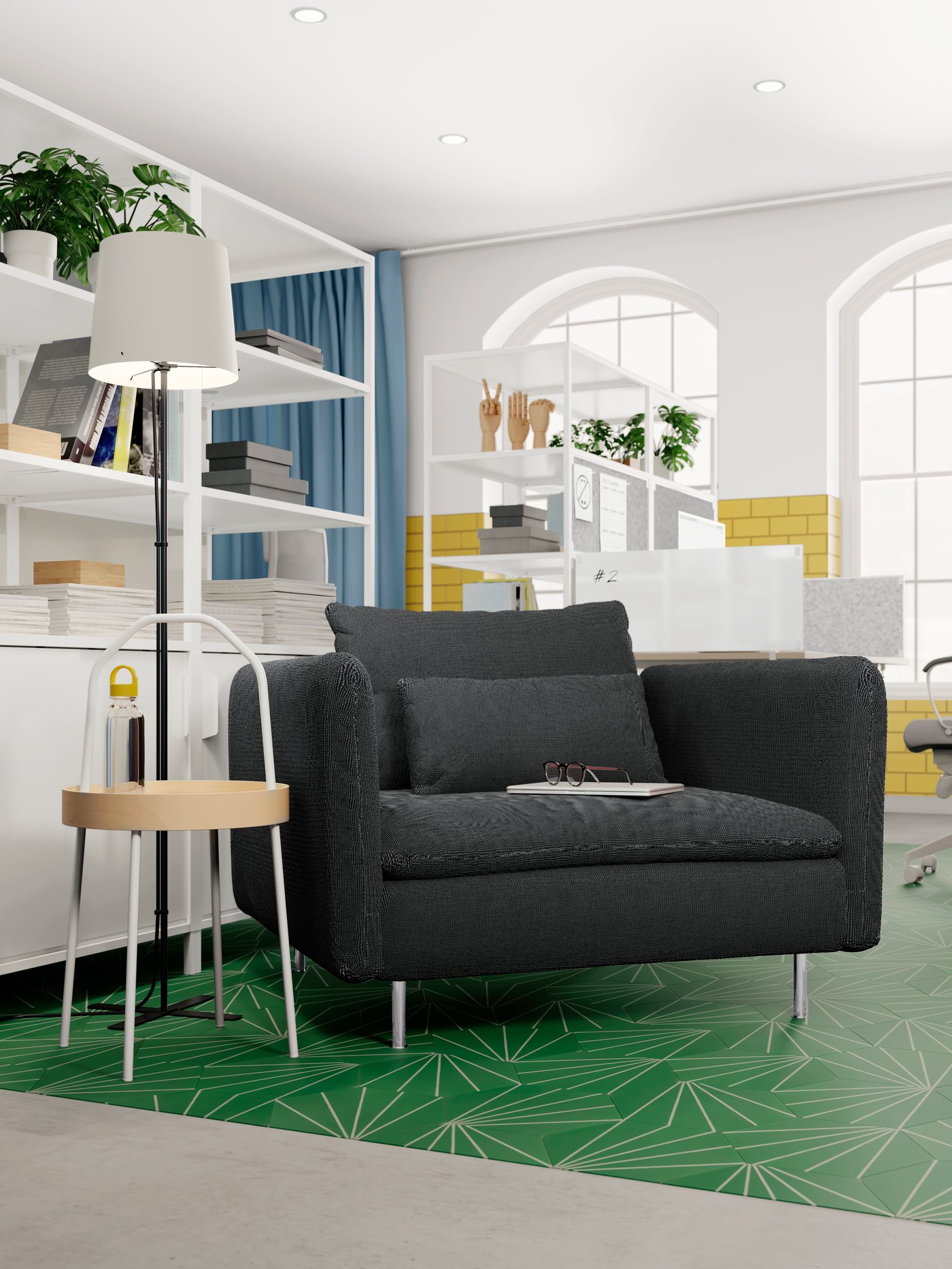 A black SÖDERHAMN armchair in the living room.