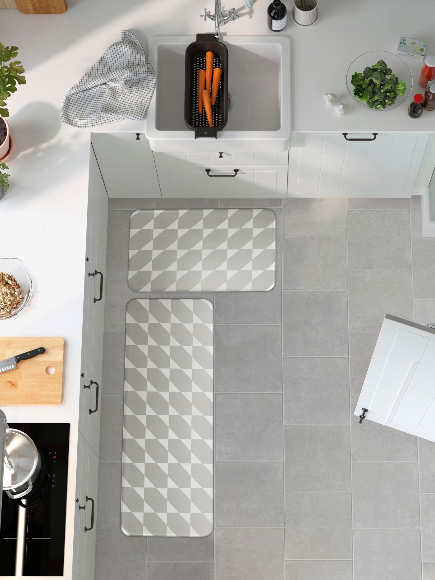 A clear glass BLANDA serving bowl