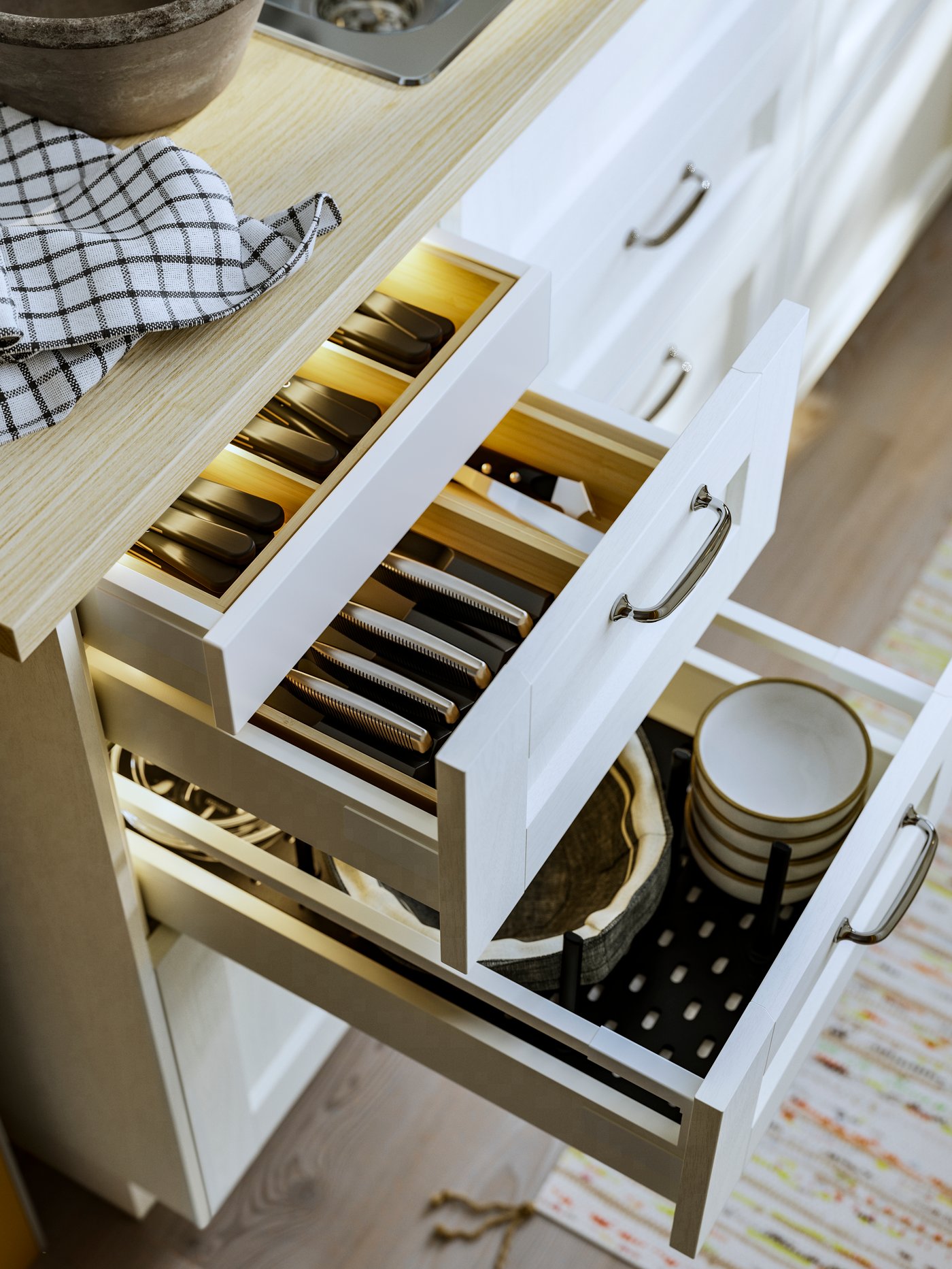 A light bamboo UPPDATERA utensil tray