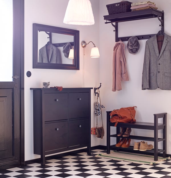 A black-brown HEMNES hat rack