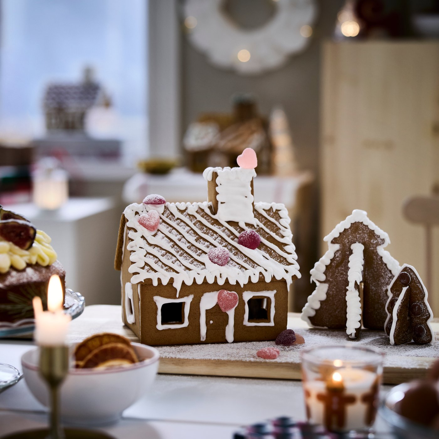 A VINTERSAGA gingerbread trees