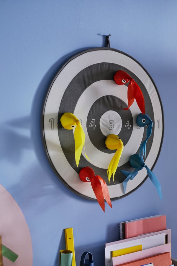 A LUSTIGT dart game