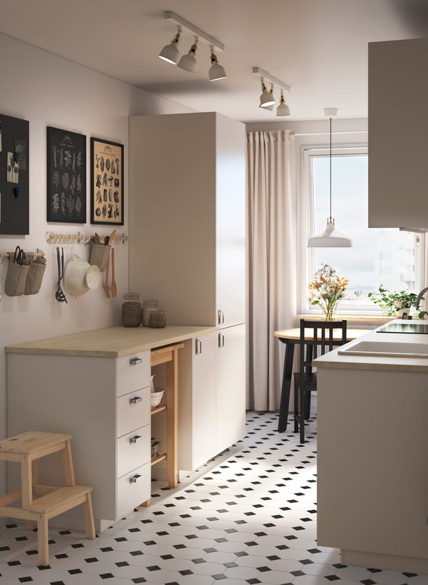 A brown-black STEFAN chair in the kitchen