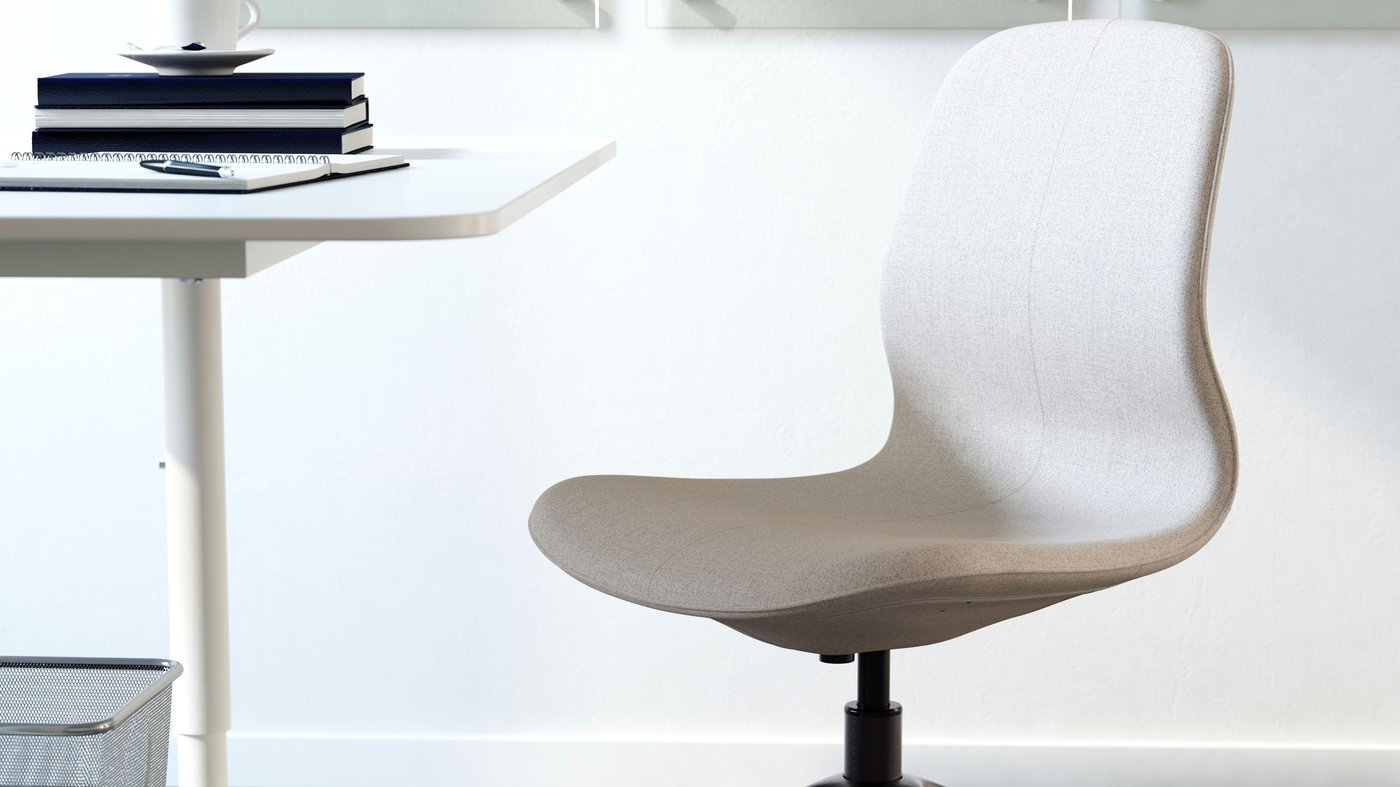 A Gunnared beige/black LÅNGFJÄLL conference chair