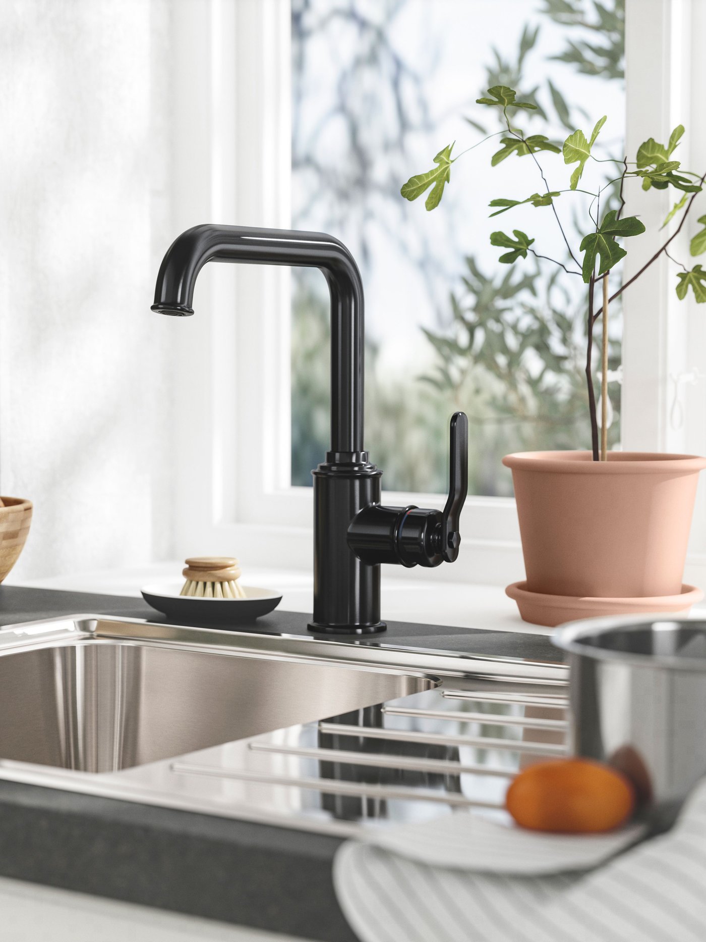 Mitigeur de cuisine noir TAKSJÖN à levier unique