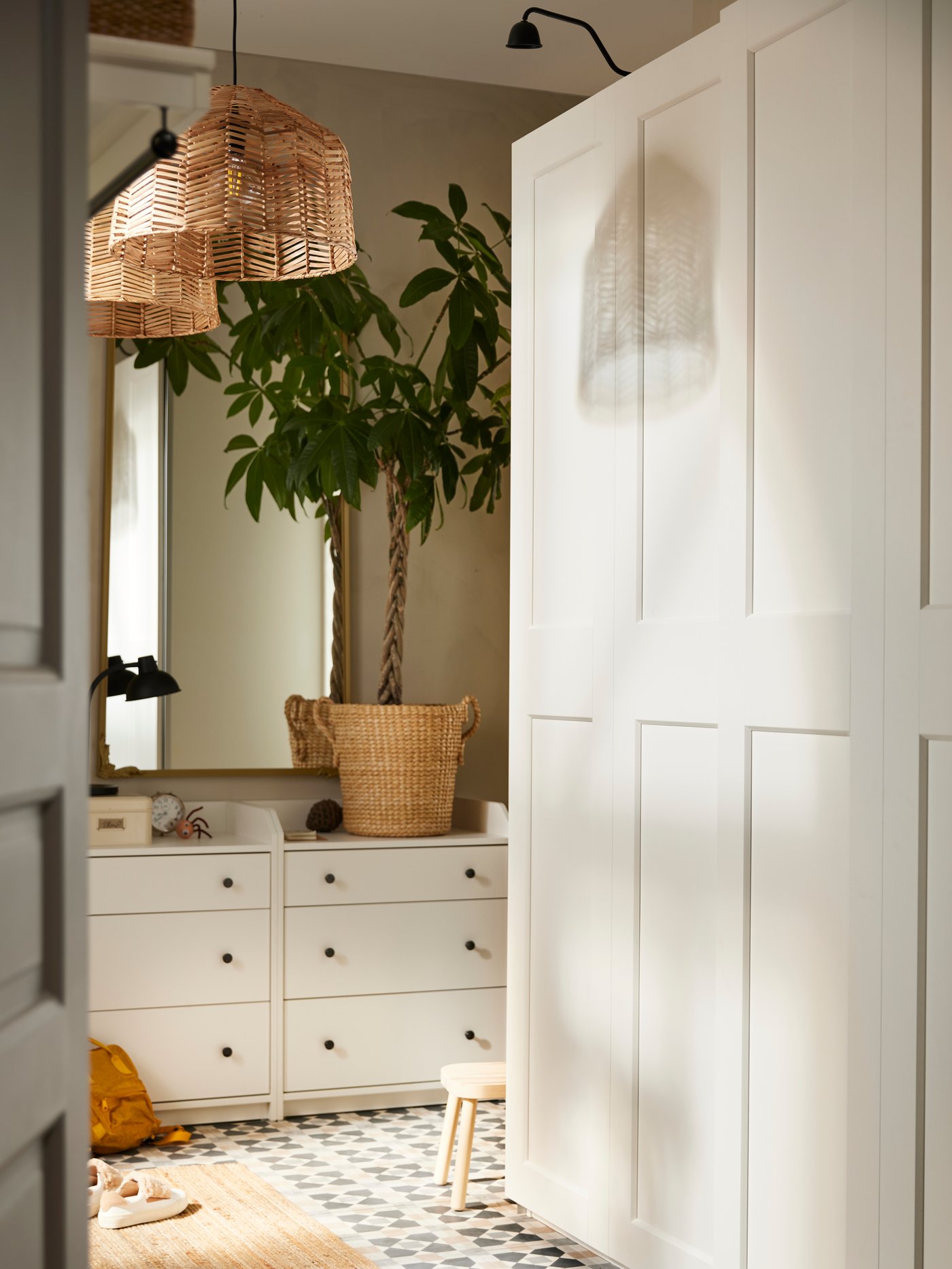 PAX System - Customisable Wardrobes for Your Home - IKEA Sweden
