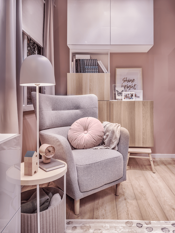 BESTÅ
Kombinacja szafek ściennych, biały/Selsviken połysk, 120x42x64 cm