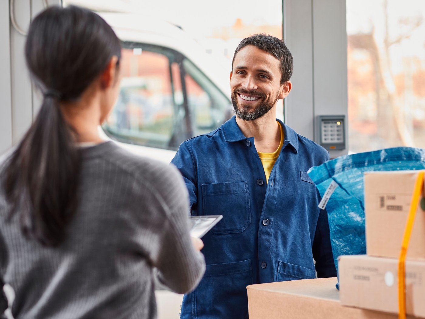 You can take it home yourself – but you don’t have to, because good things come in small packages!
Parcel deliveries now start at $5 when you spend above $50 online, for orders up to a weight of 15kg and a maximum length per item under 1.4 metres or a total volume of up to 80 litres.
For orders $50 and under, the parcel delivery fee is $15.