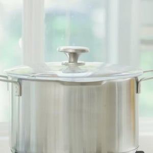 삼겹살 수육과 겉절이를 만드는 영상