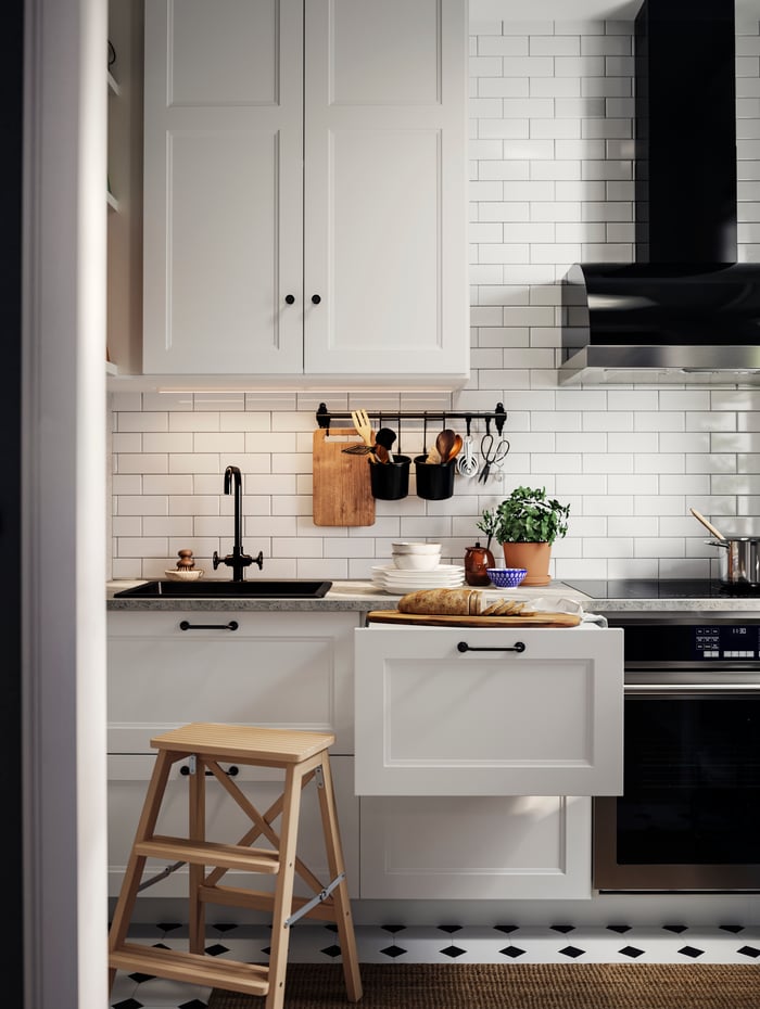 A small kitchen that is big on storage - IKEA