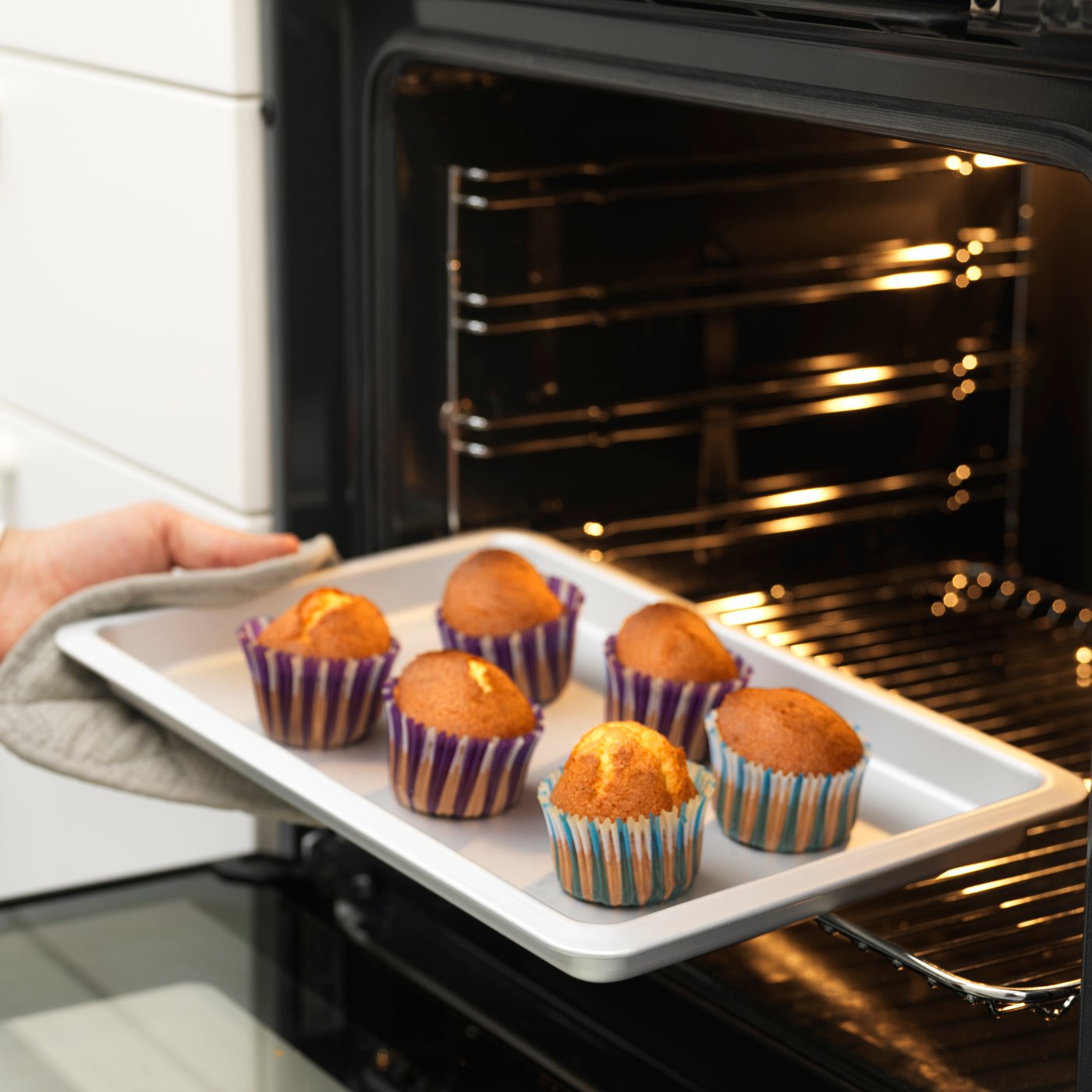 A silver-colour VARDAGEN baking tin