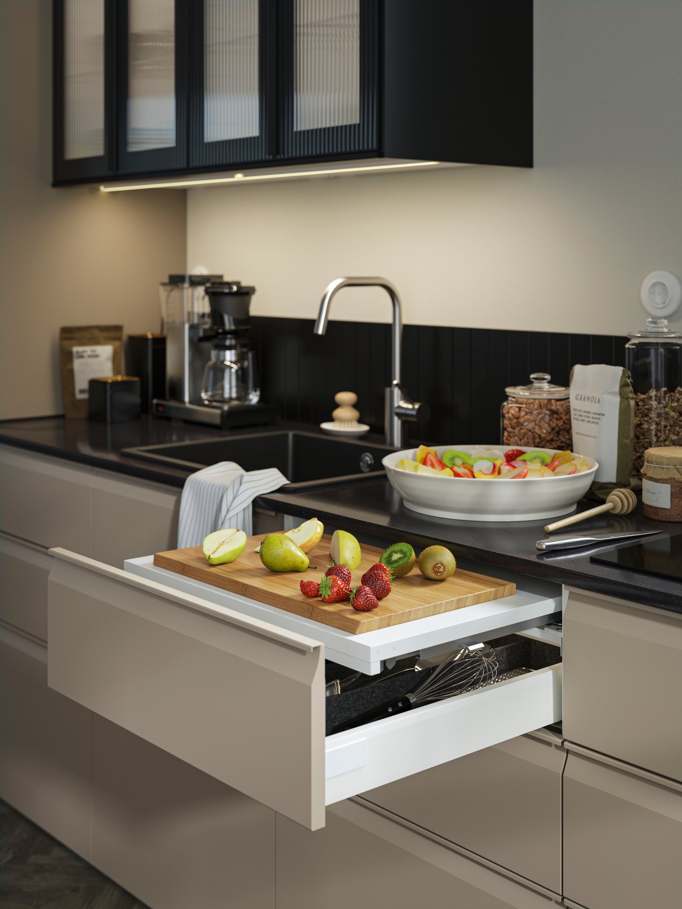 An UTRUSTA pull-out work surface in the kitchen