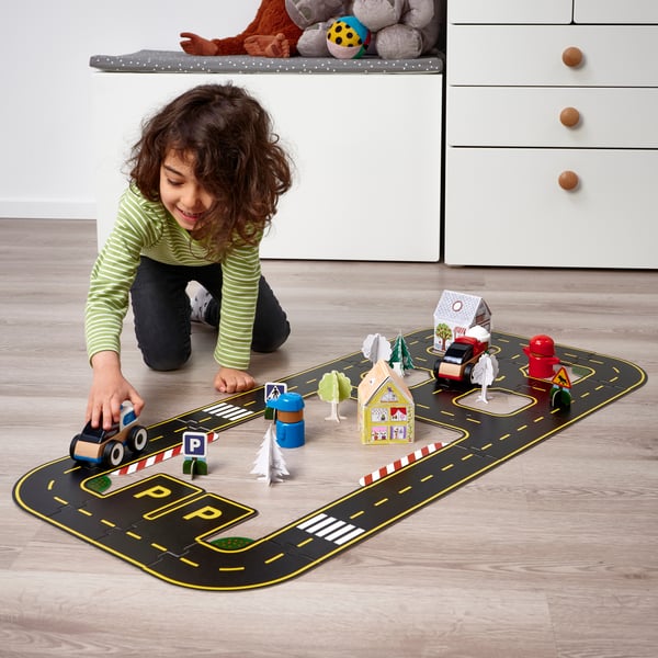 A RÄVUNGE 23-piece car track set