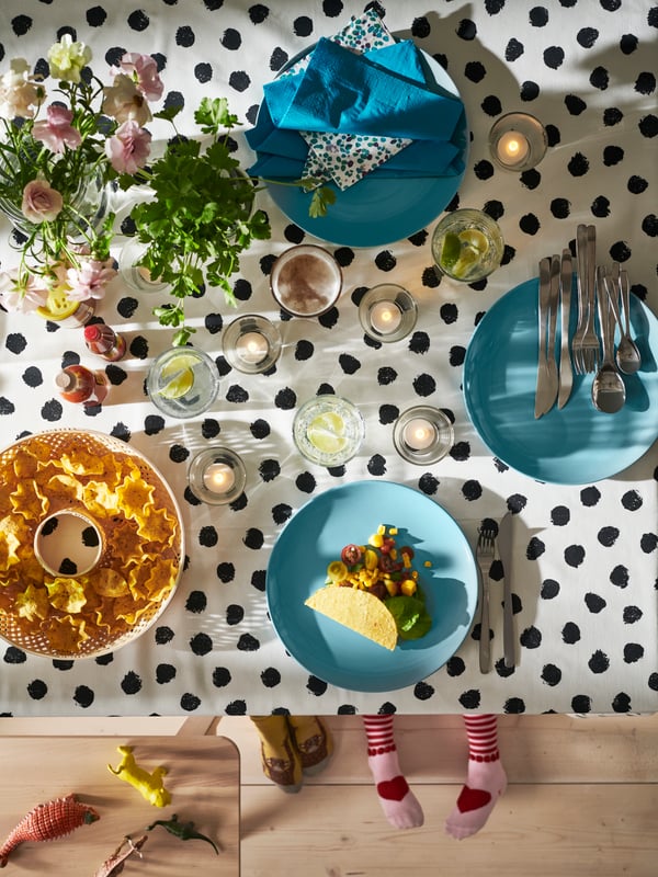 A GALEJ tealight holder in the dining room