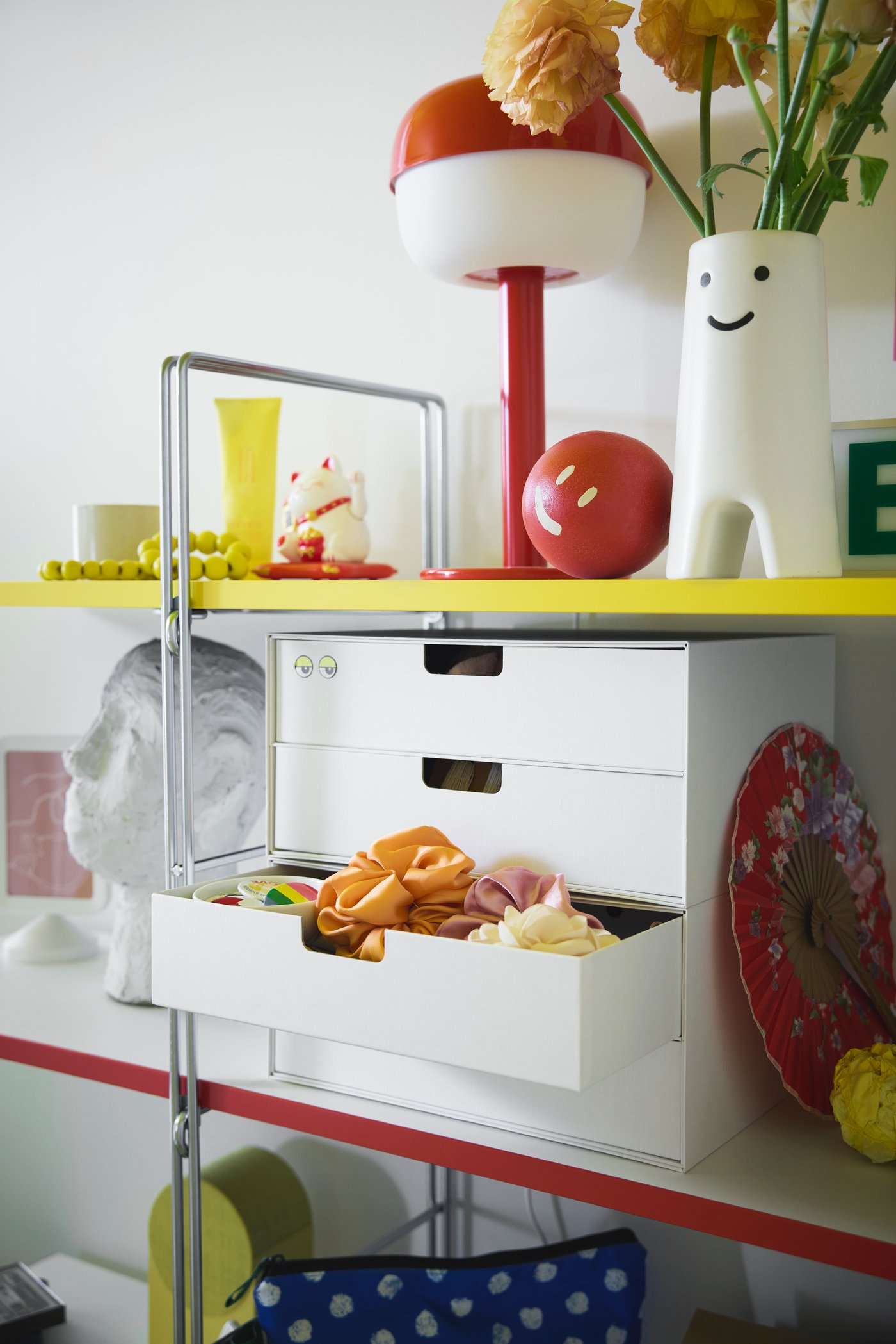 A BYAKORRE open shelving unit