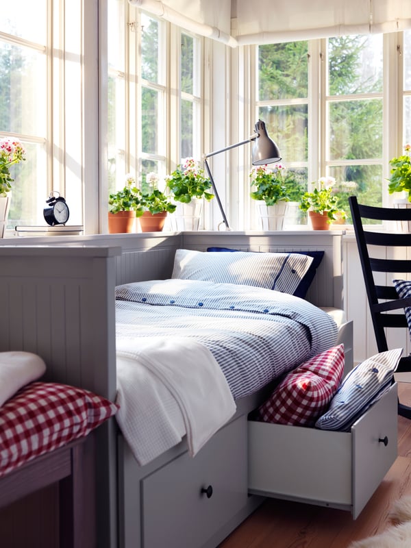 HEMNES