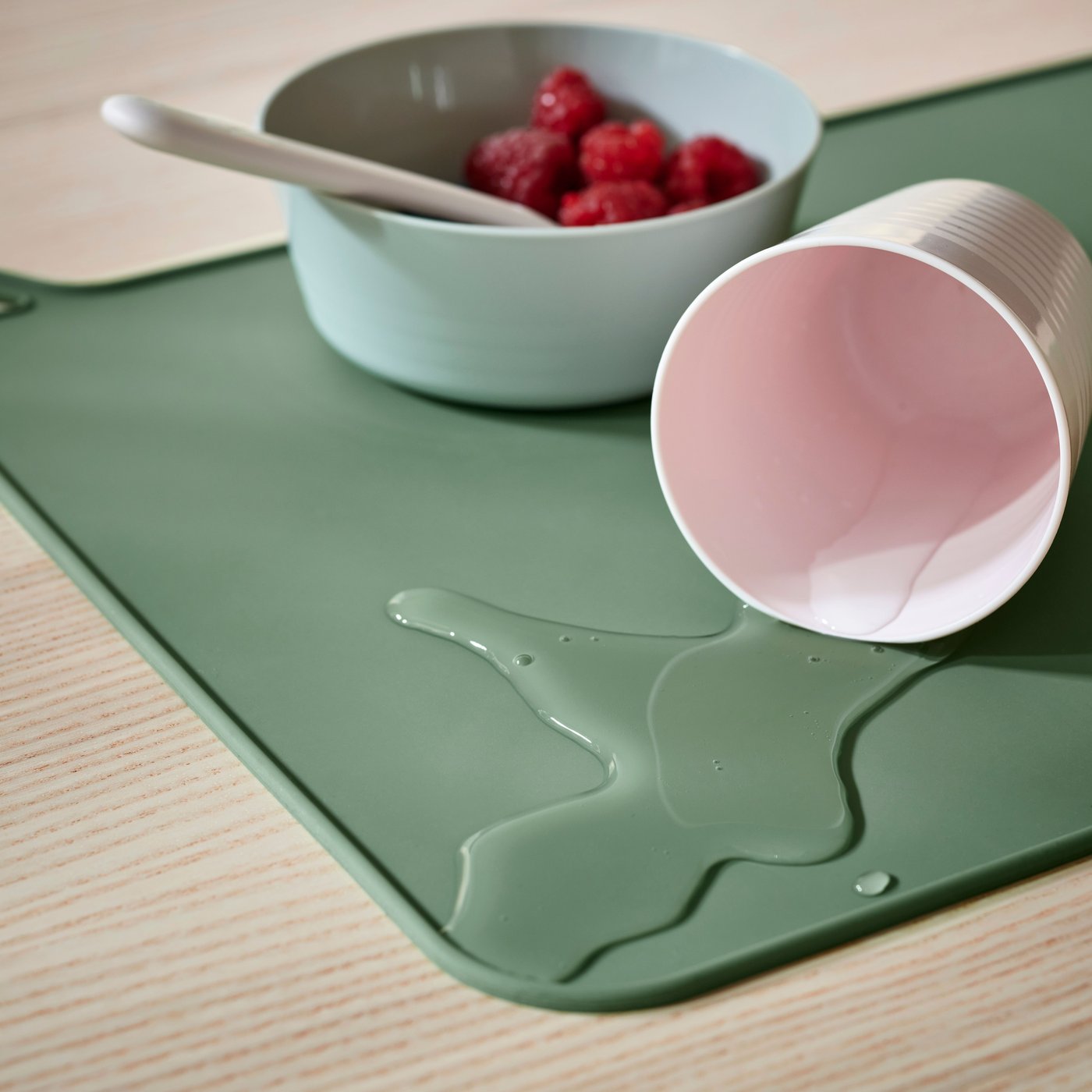 A mixed colours KALAS mug