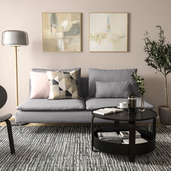 A black BORGEBY coffee table and grey SÖDERHAMN sofa in a living room