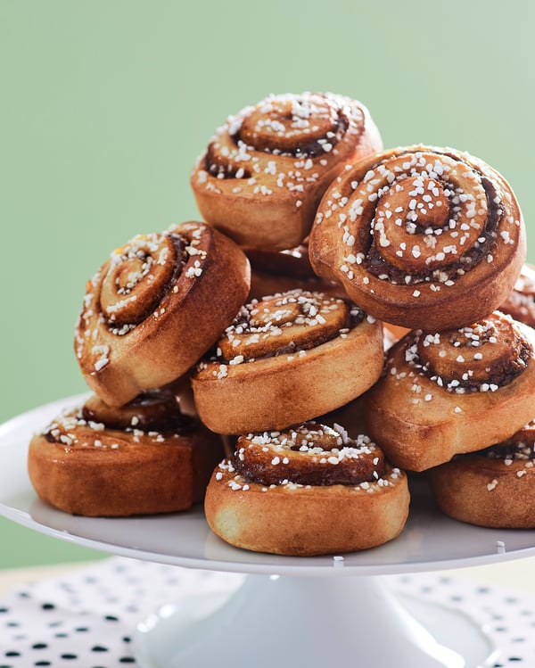 A frozen  KAFFEREP cinnamon bun