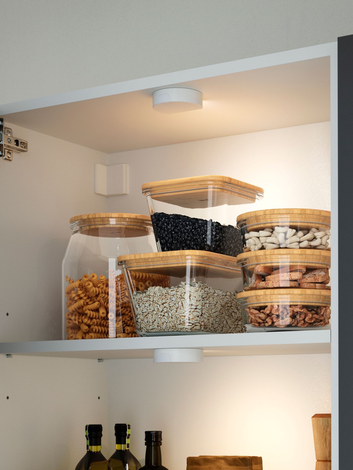 A white/battery-operated GÖMPYSSLING LED lighting with sensor