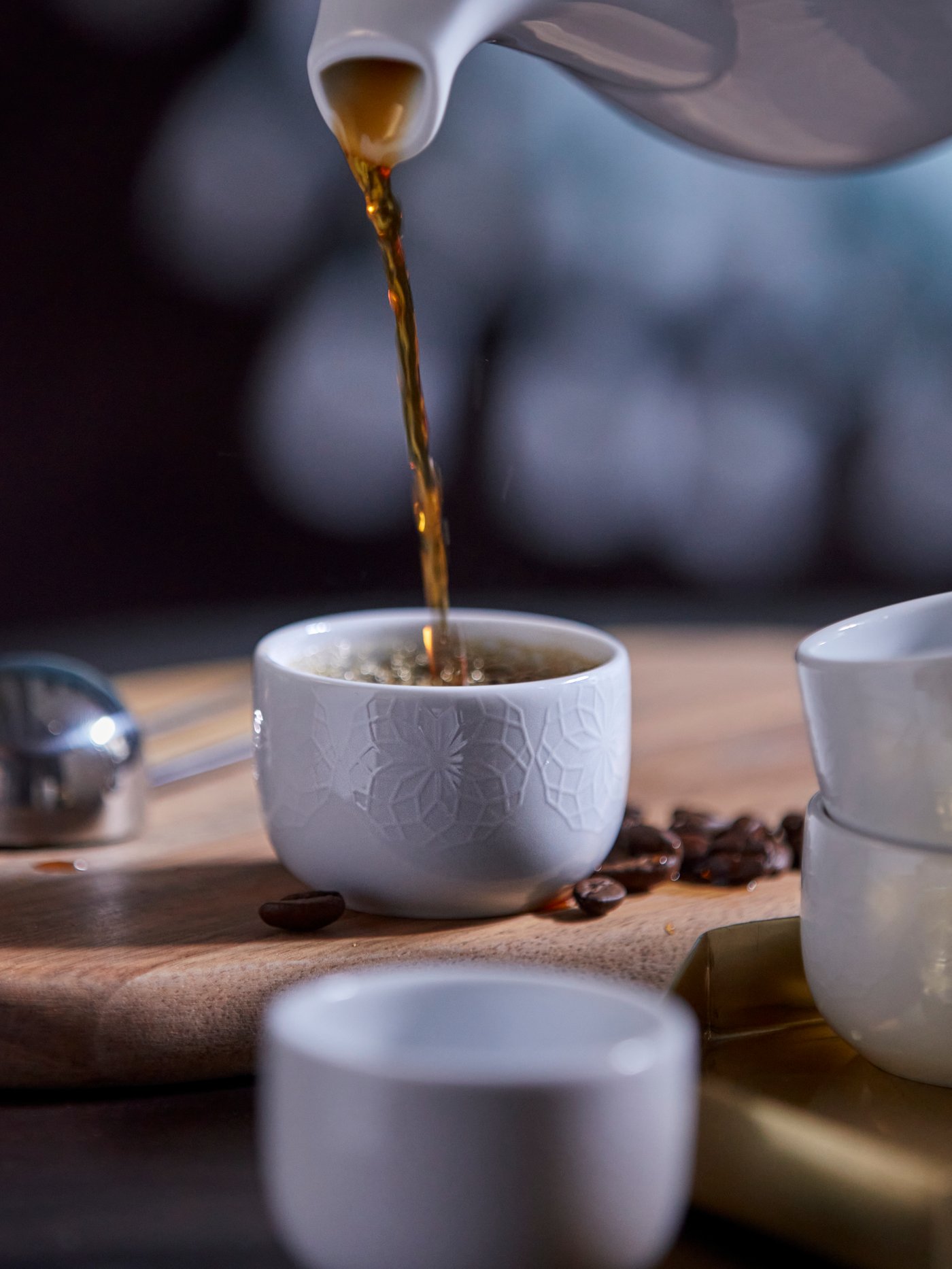 A white GOKVÄLLÅ kava cup