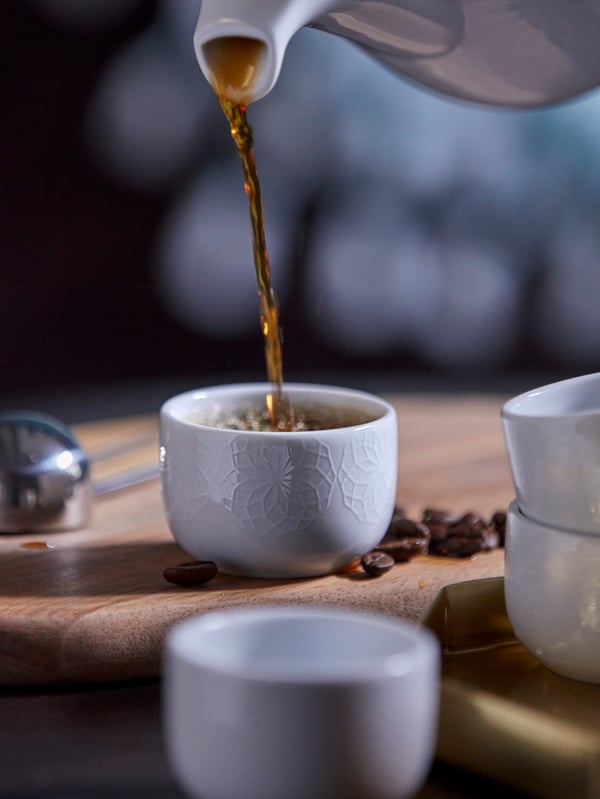 A white GOKVÄLLÅ kava cup
