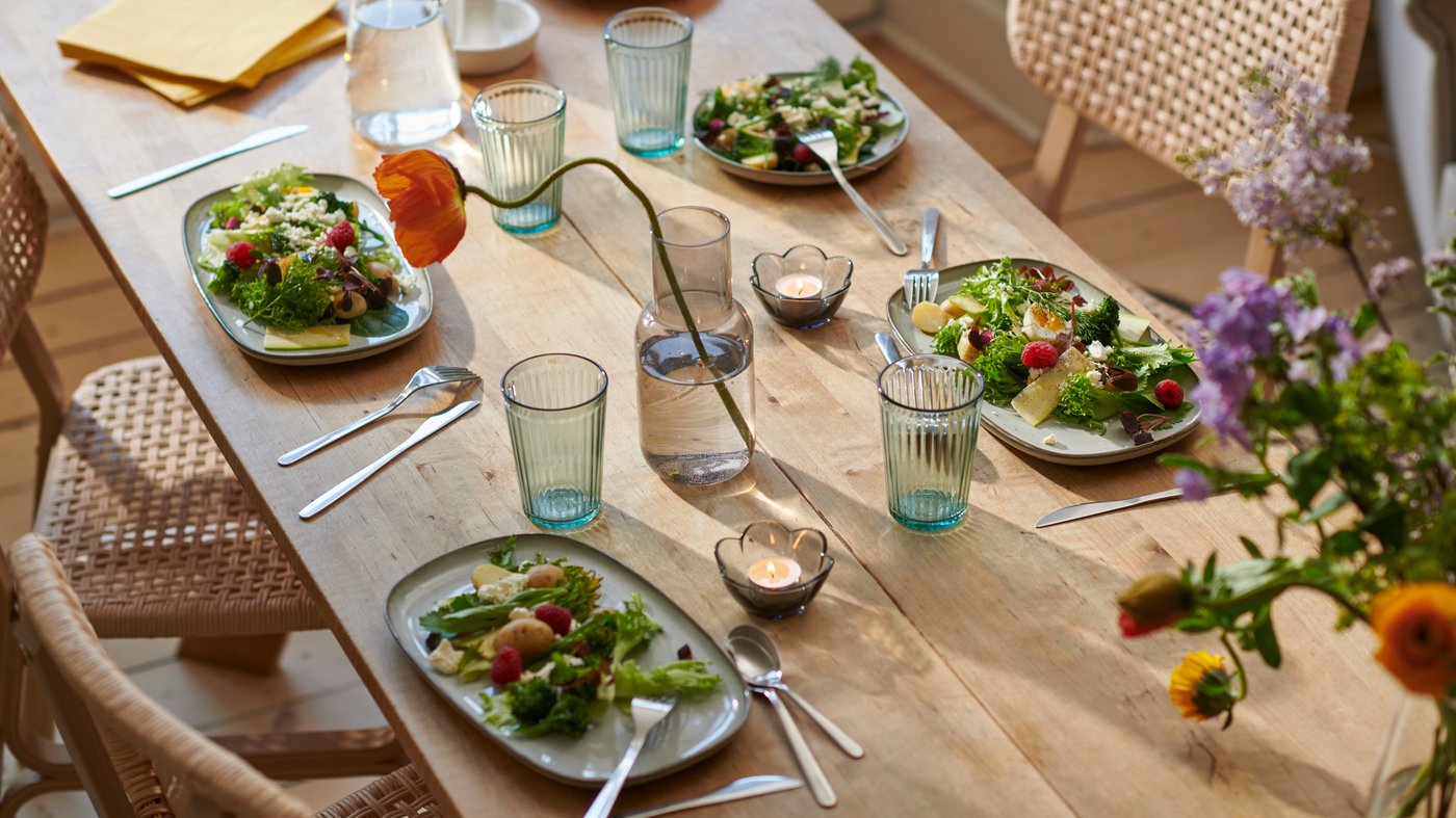 A grey GLADELIG plate in the dining room