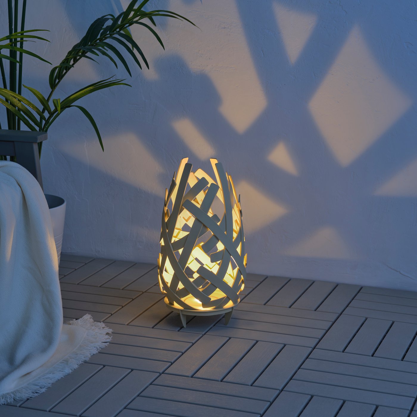 A battery-operated/outdoor SOLVINDEN LED floor lamp