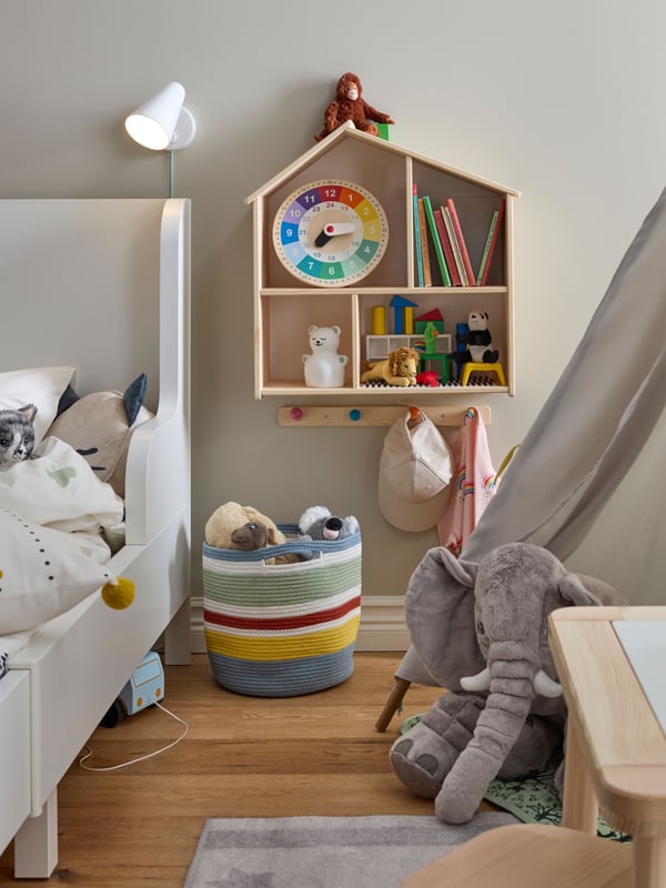 A HÖVLIG children's tent
