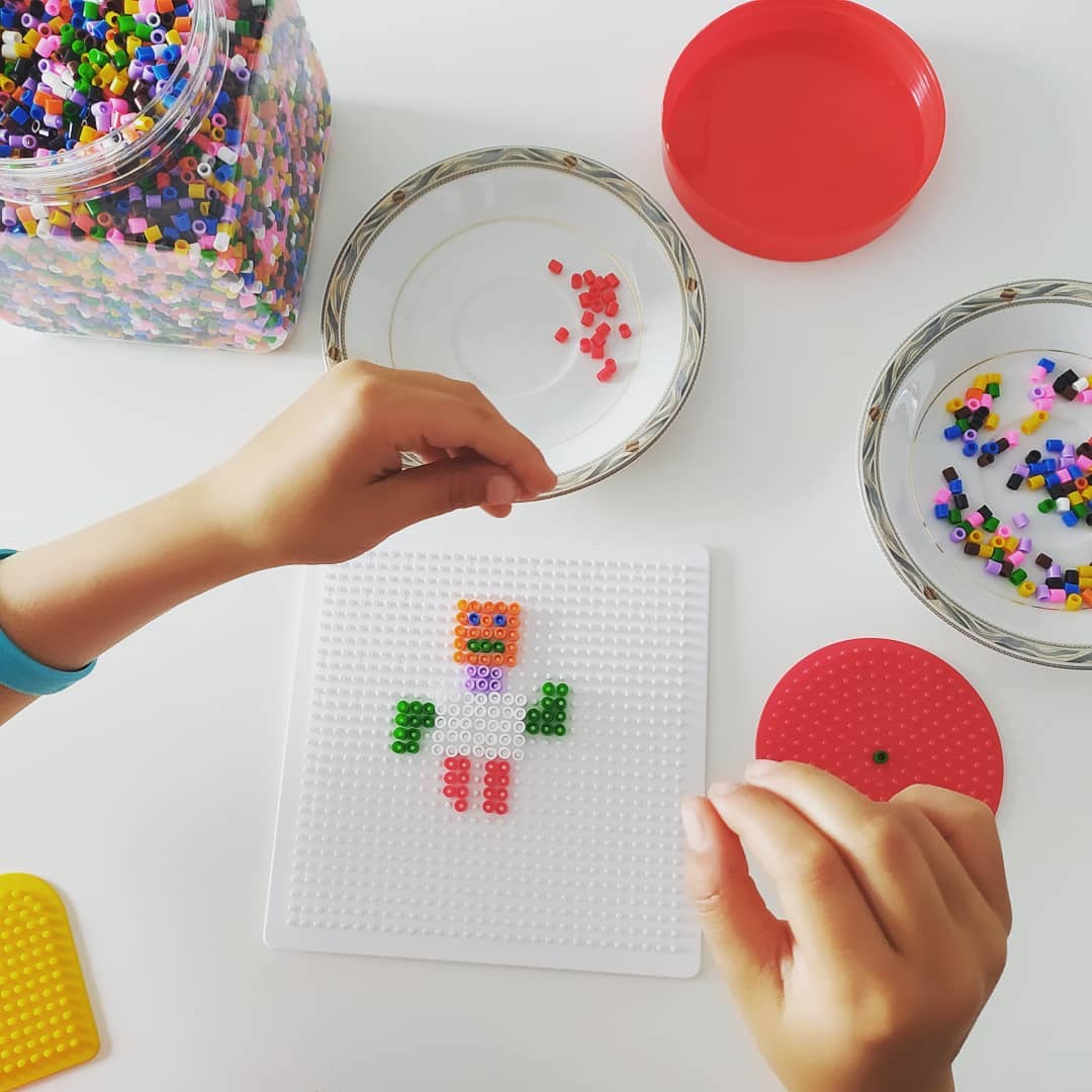 A cuentas de PYSSLA de colores mezclados