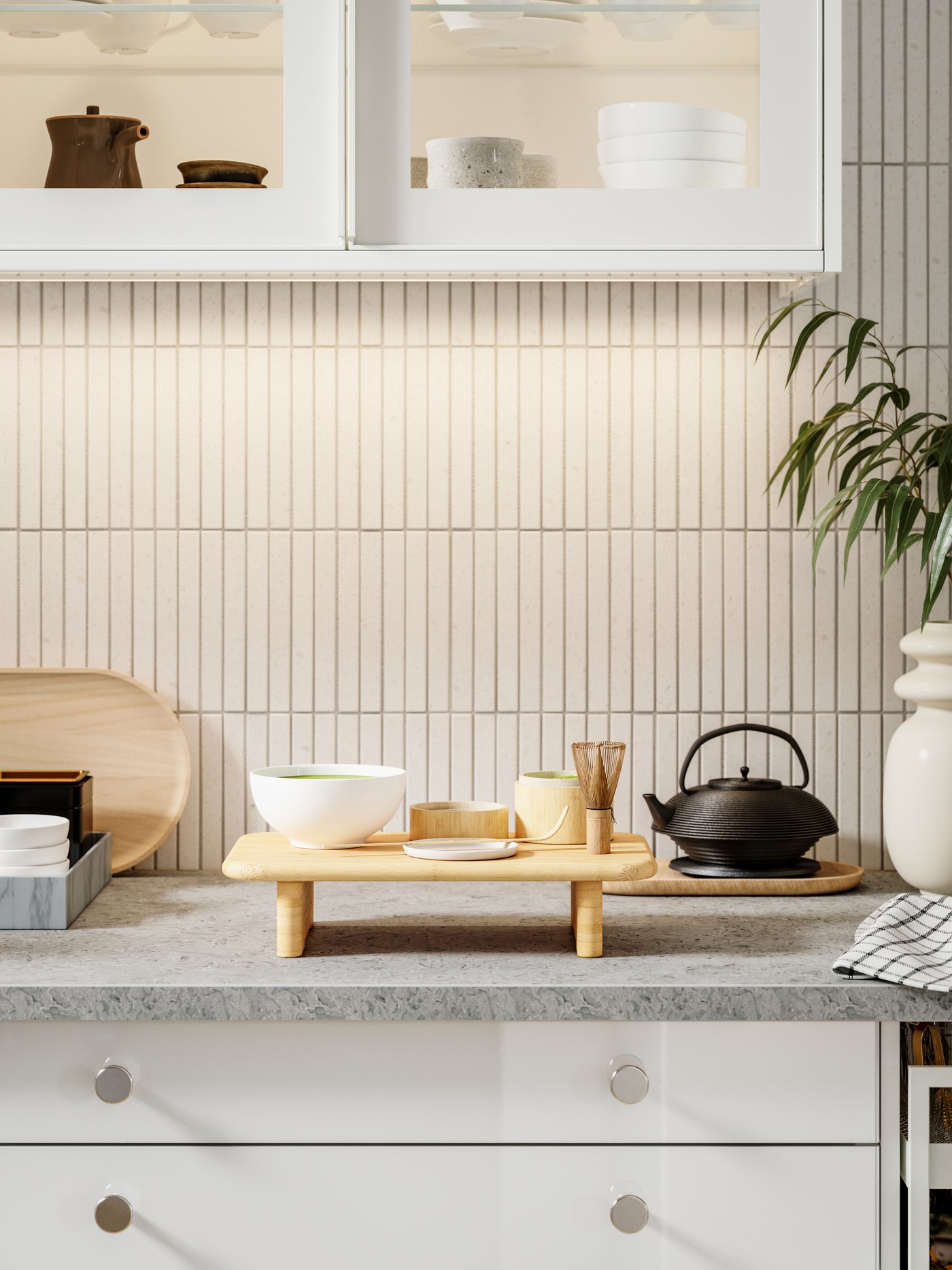 A beech SMÖRLING serving tray in the kitchen