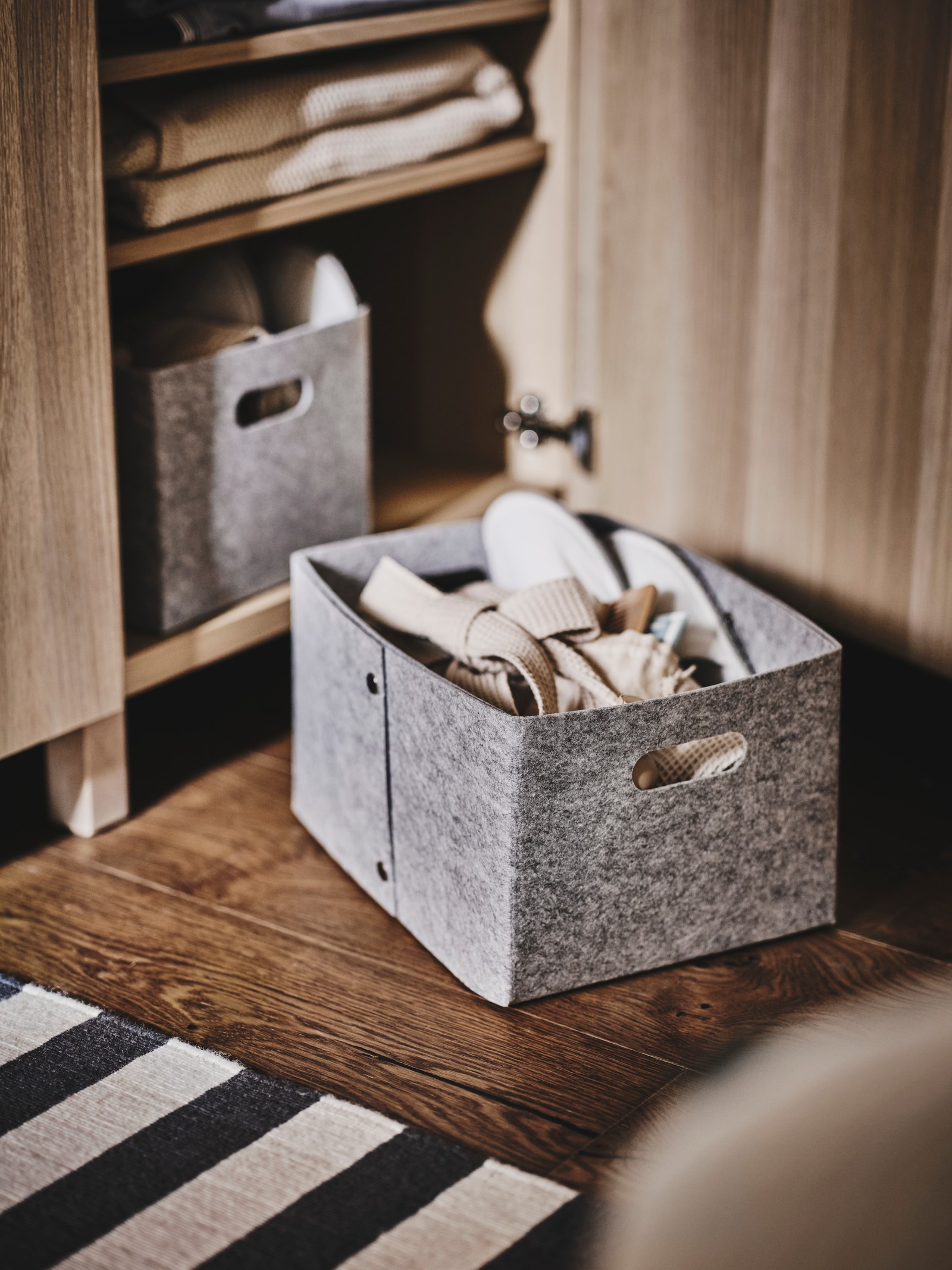 A sophisticated and functional small living space - IKEA