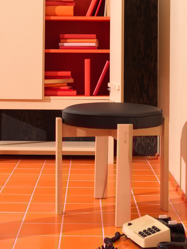 A beech/Jonsbyn black HOLMSJÖ stool