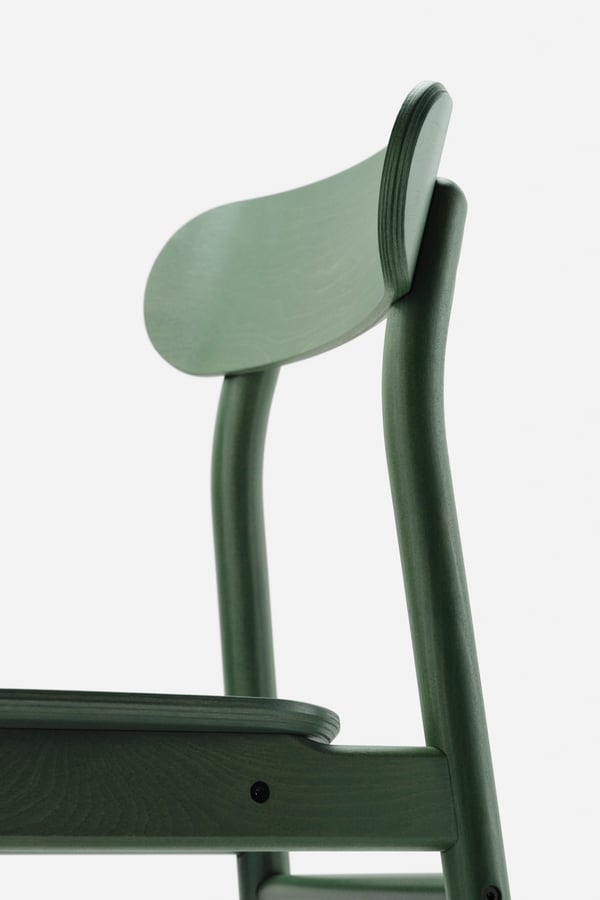 A green RÖNNINGE chair