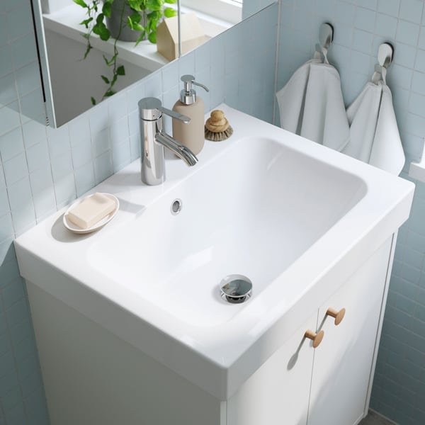 A white HAVBÄCK wash-stnd w doors/wash-basin/tap