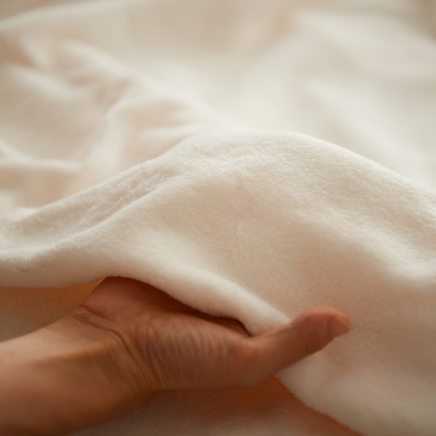 A white KRANSSALVIA duvet cover and pillowcase