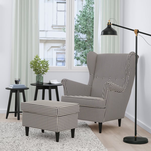 A Vibberbo black/beige STRANDMON wing chair