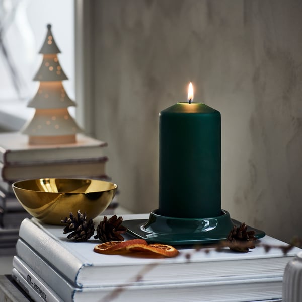 A dark green VINTERFINT pillar candle holder