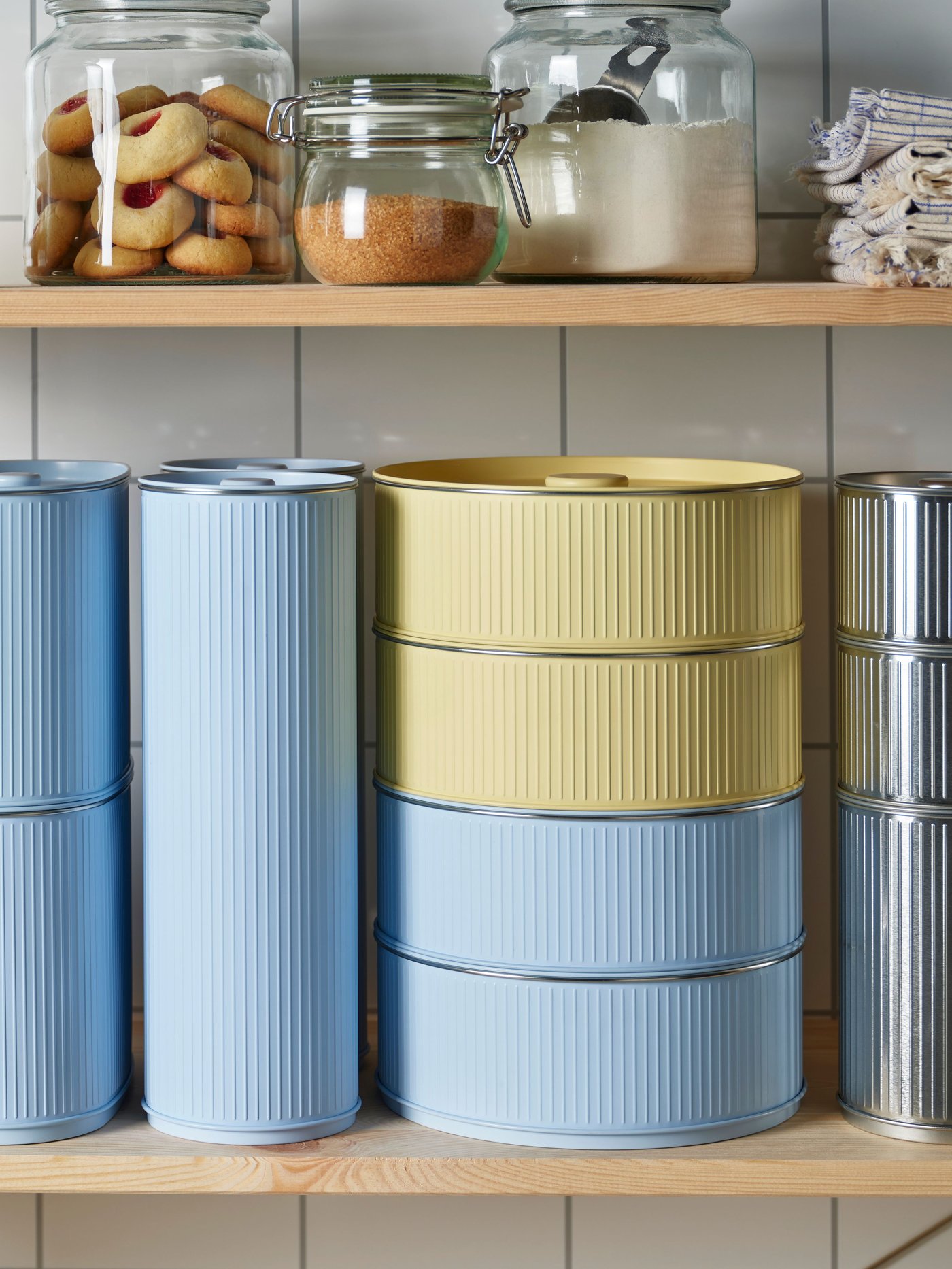 A for coffee/tea/silver-colour BETTHAJ tin with lid