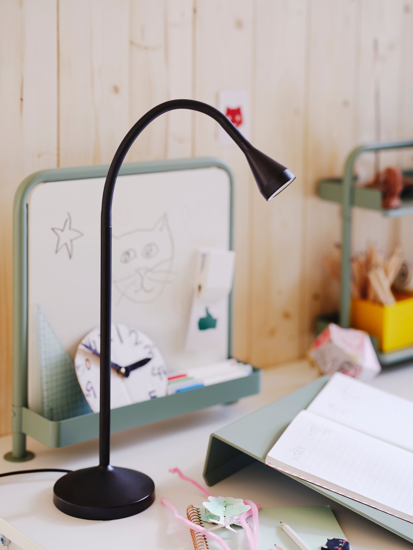 A with clamp/light grey-green RELATERA phone/tablet holder in the childrens room