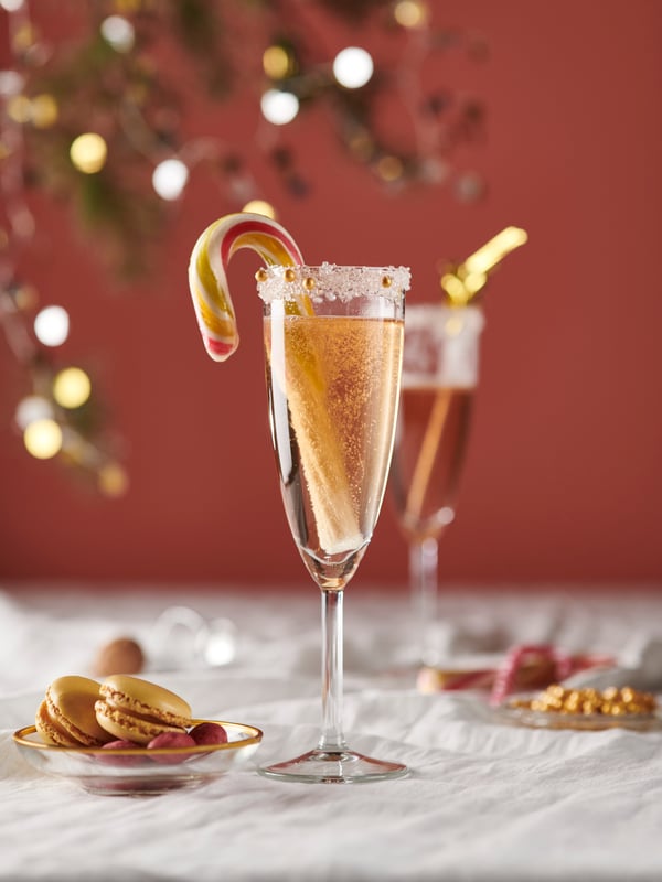 Decoració de la taula de Cap d'Any amb llaminadures dins copes