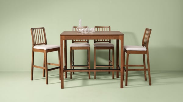 A brown/Orrsta light grey EKEDALEN bar table and 4 bar stools