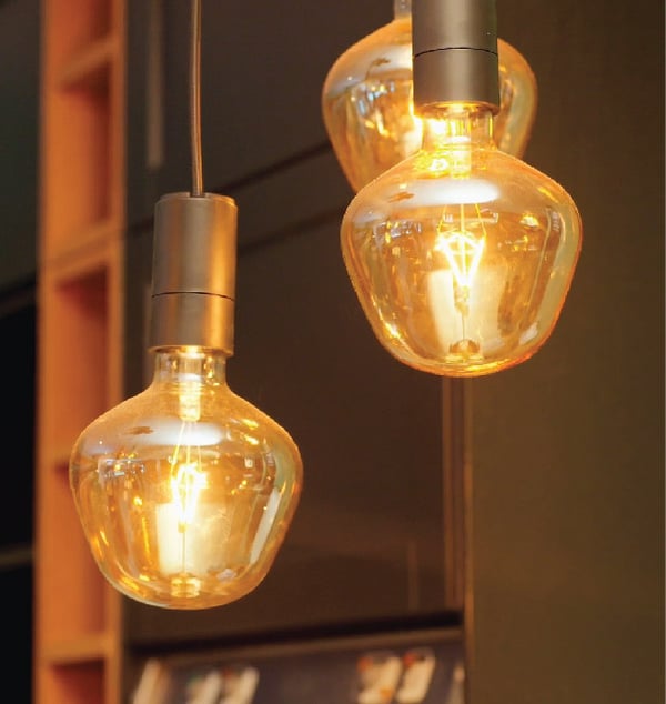 Zoom sur 2 suspensions en verre