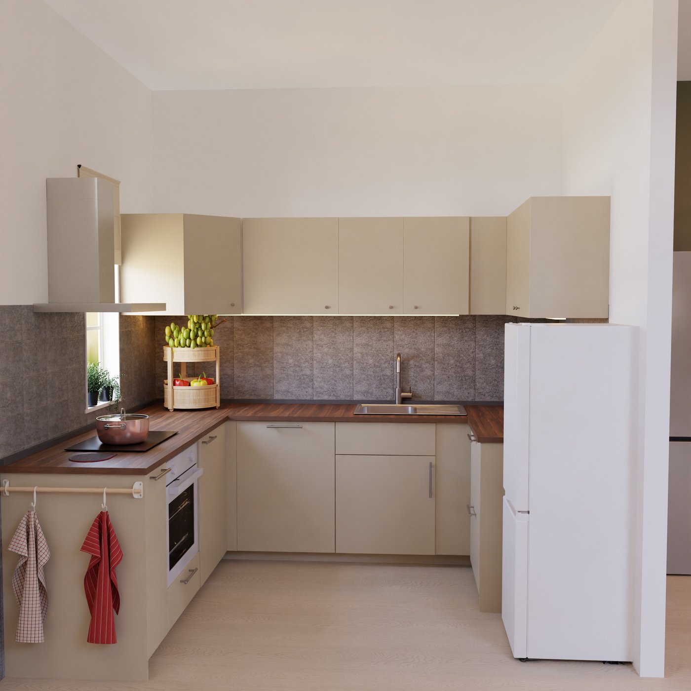 Helle Küche mit beigen Schränken, dunkler Arbeitsplatte, grauem Fliesenspiegel, Herd, Spüle und Kühlschrank. Holzboden und weiße Wände.