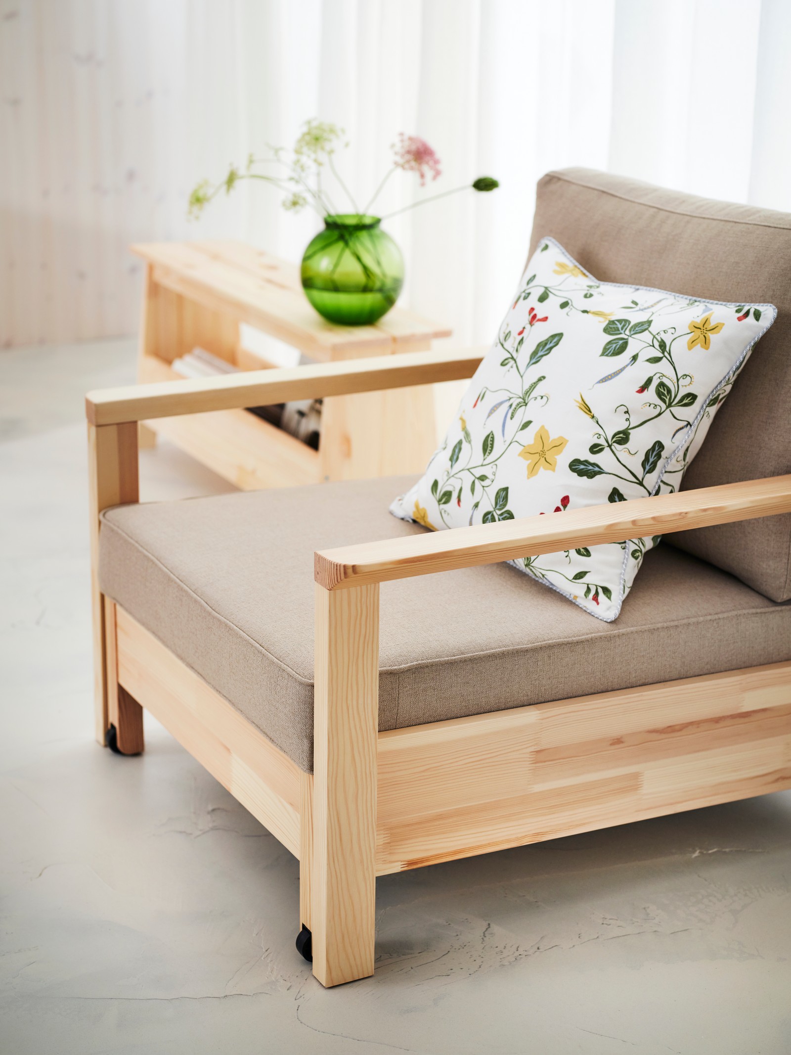divano letto in legno ikea