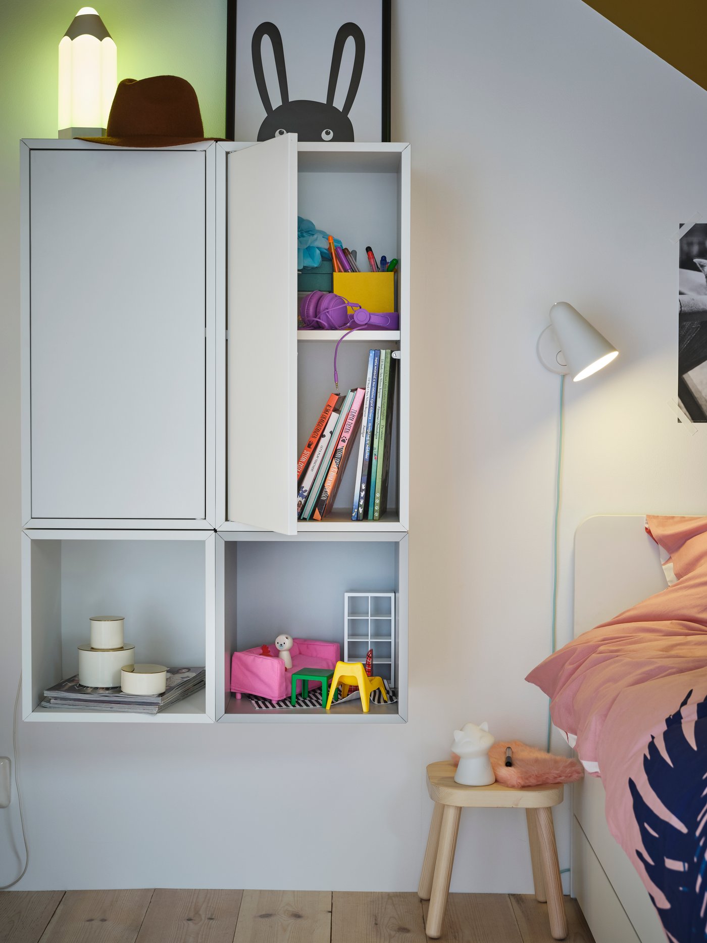 An EKET shelf with a wall cabinet in a teen room.