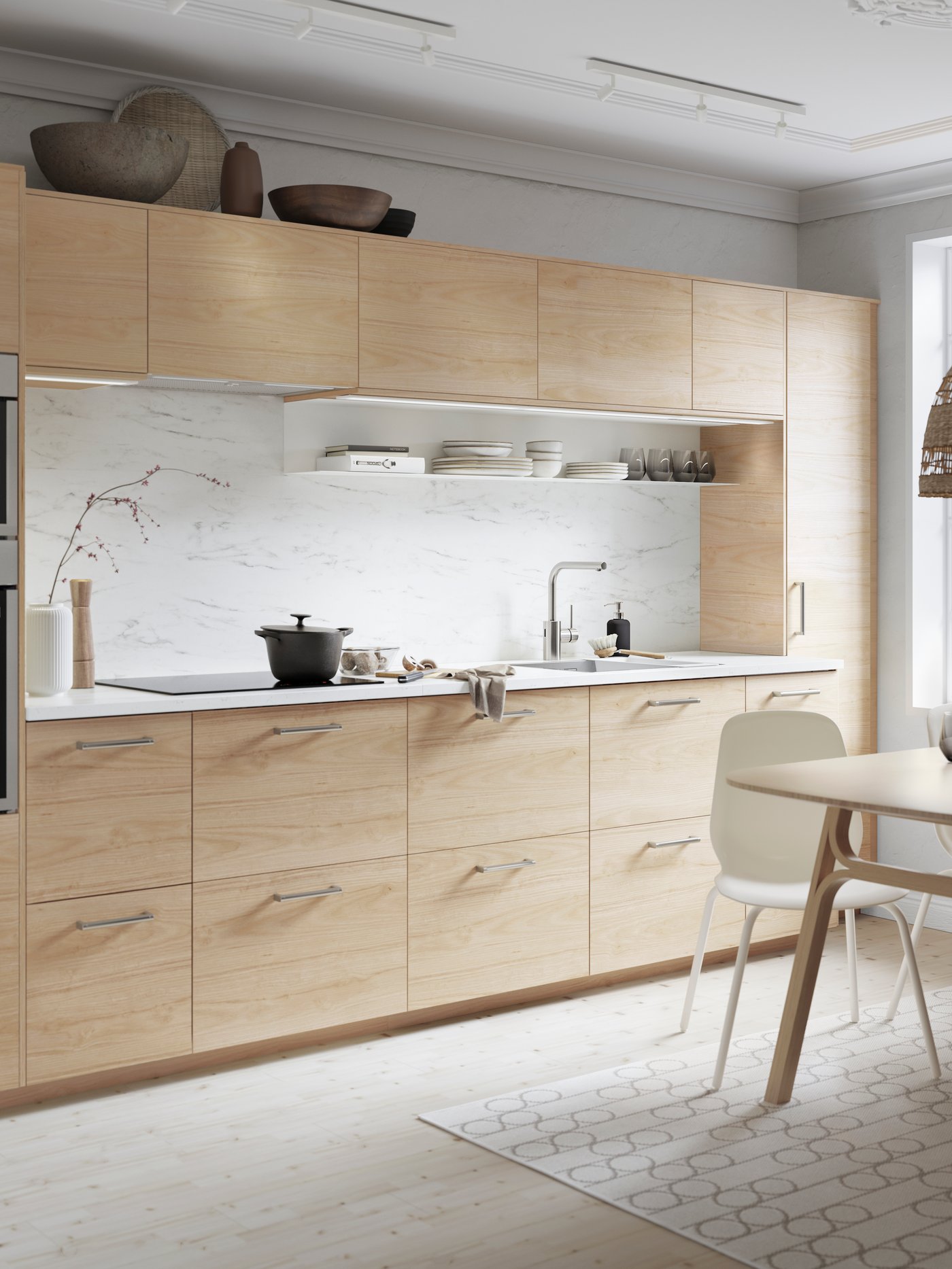 Een keuken met ASKERSUND keukenfronten.